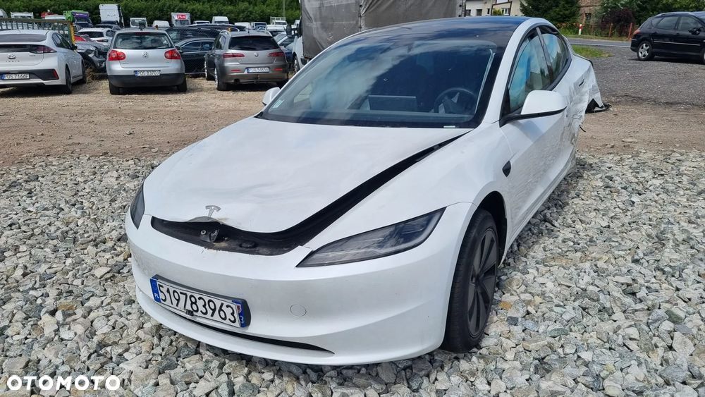 Tesla Model 3 Standard Hinterradantrieb - 4