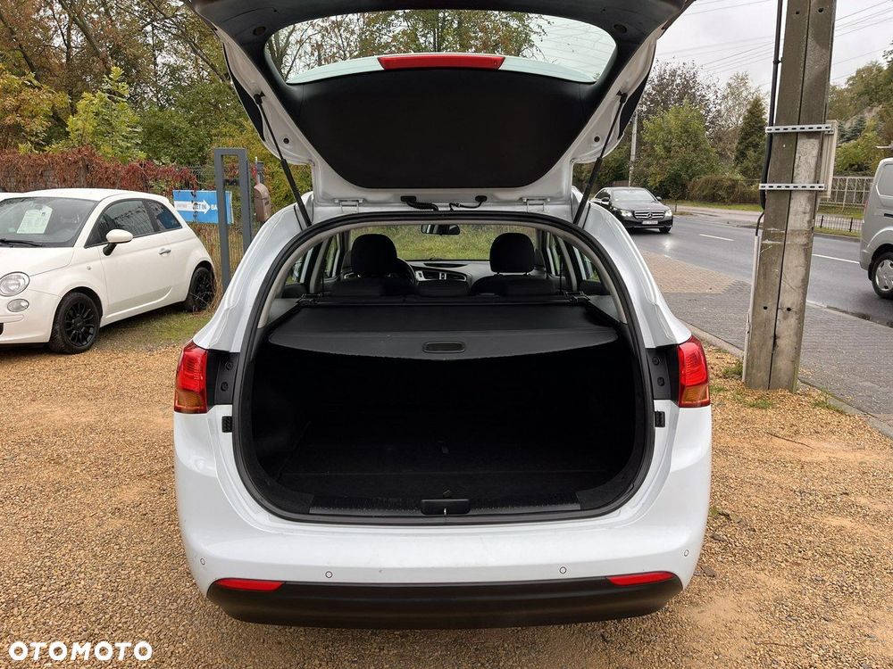 Kia Ceed 1.6 GDI Dream Team Edition - 26