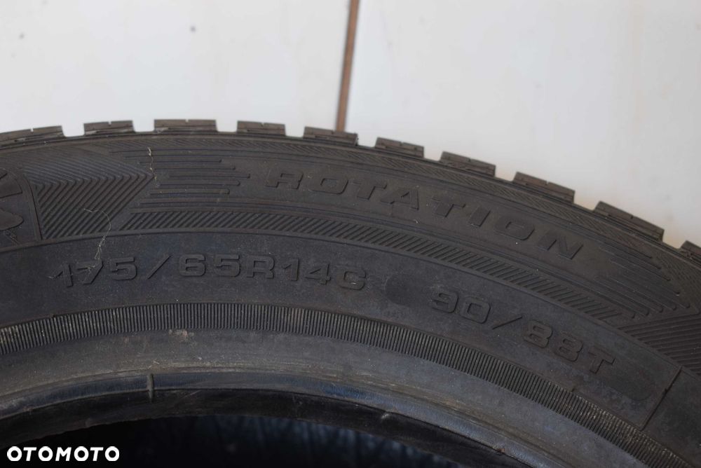 R14C 175/65 90/88T Goodyear Vector 4 Seasons GEN-2 - 3