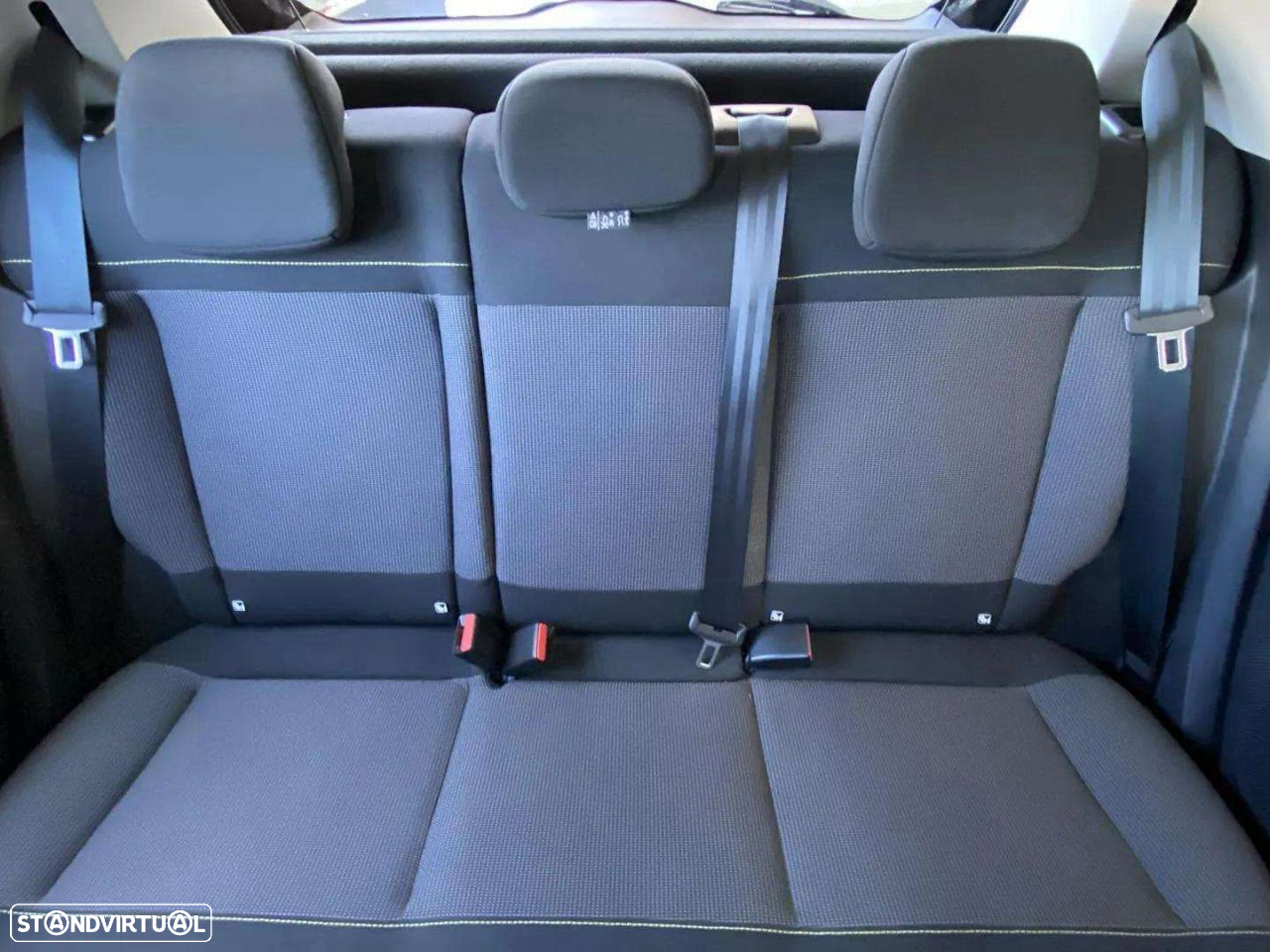 Citroën C3 1.2 PureTech Plus - 21