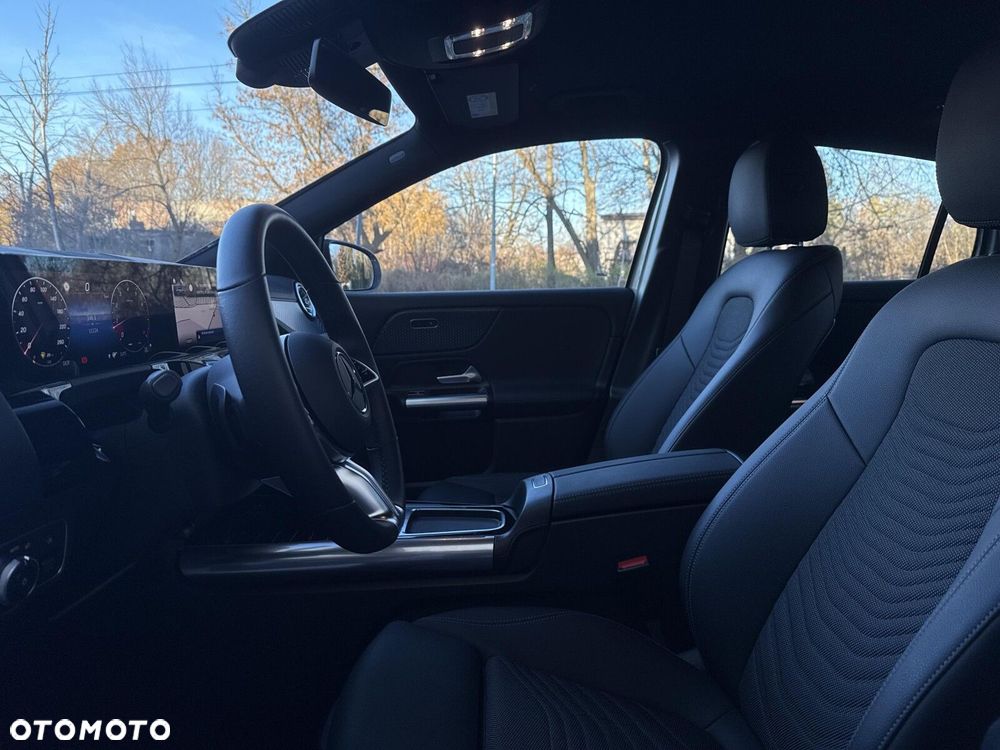 Mercedes-Benz GLA - 18