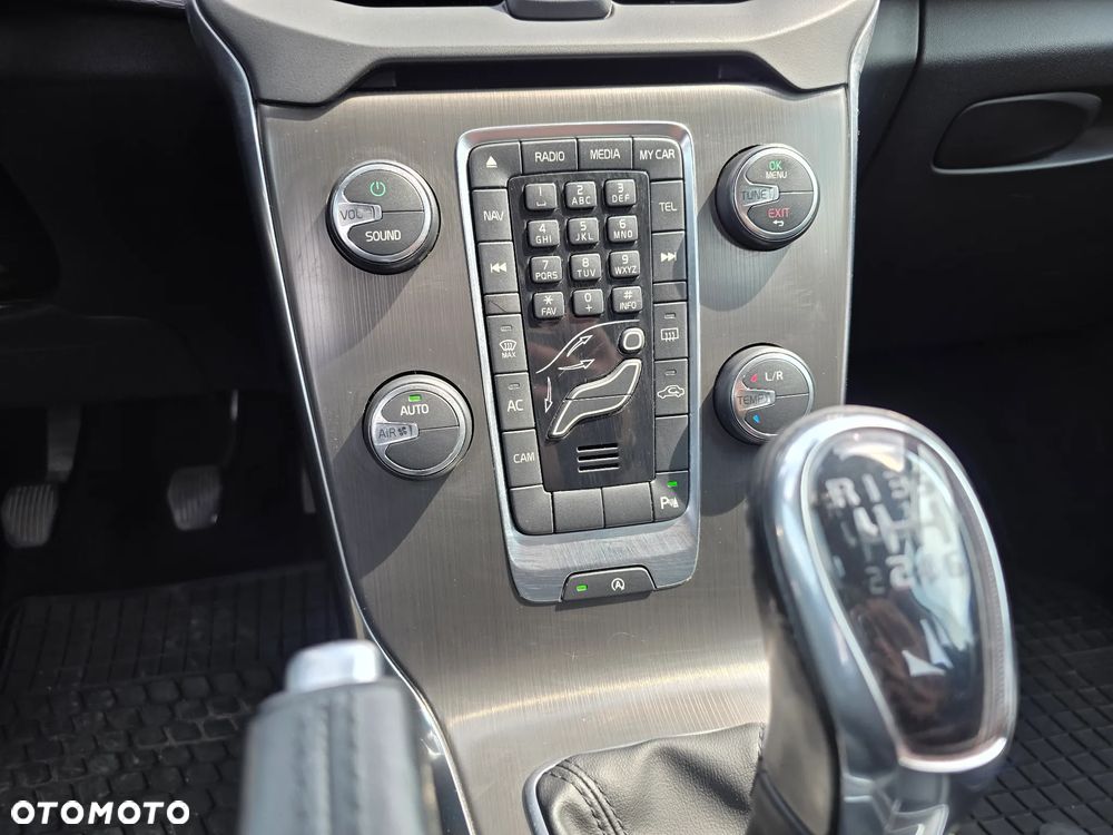 Volvo V40 D2 Momentum - 23