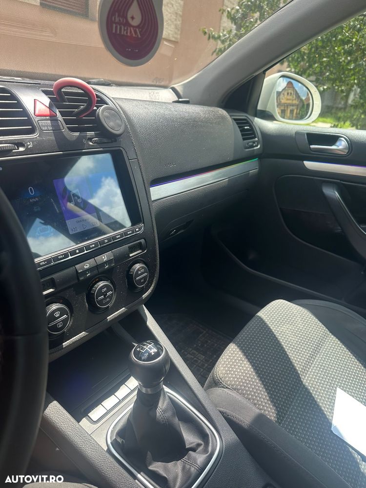 Volkswagen Jetta 2.0 TDI Comfortline - 4