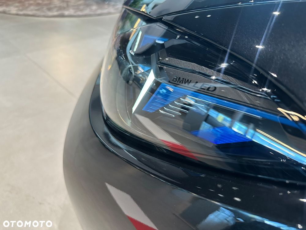 BMW M3 Competition M xDrive - 16