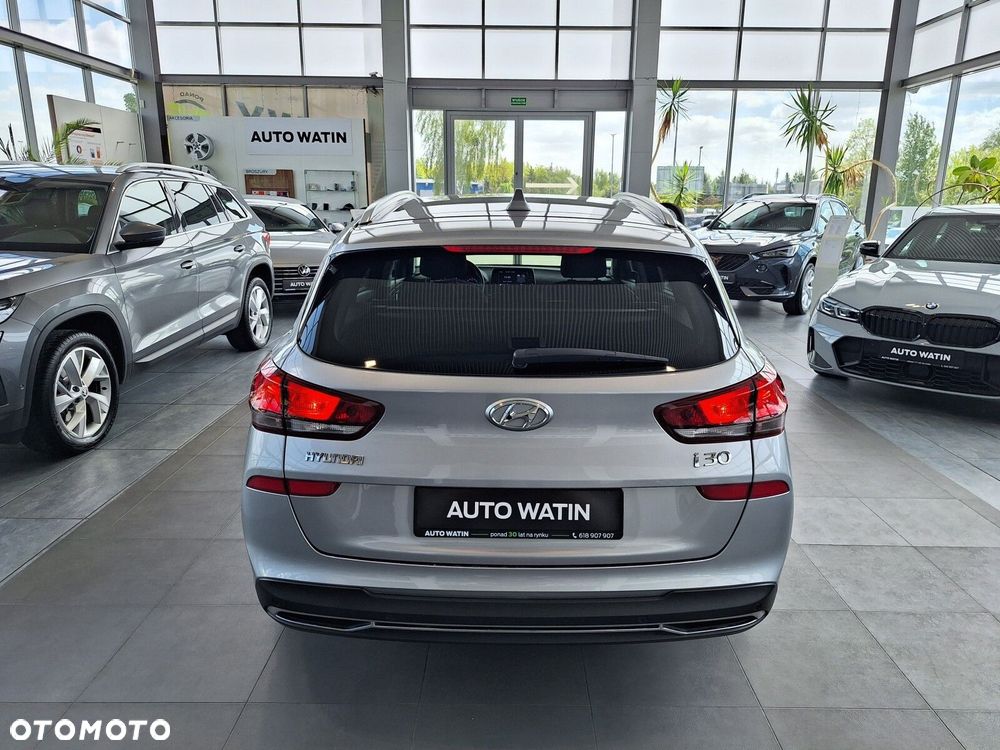 Hyundai i30 1.6 D Comfort DCT - 13