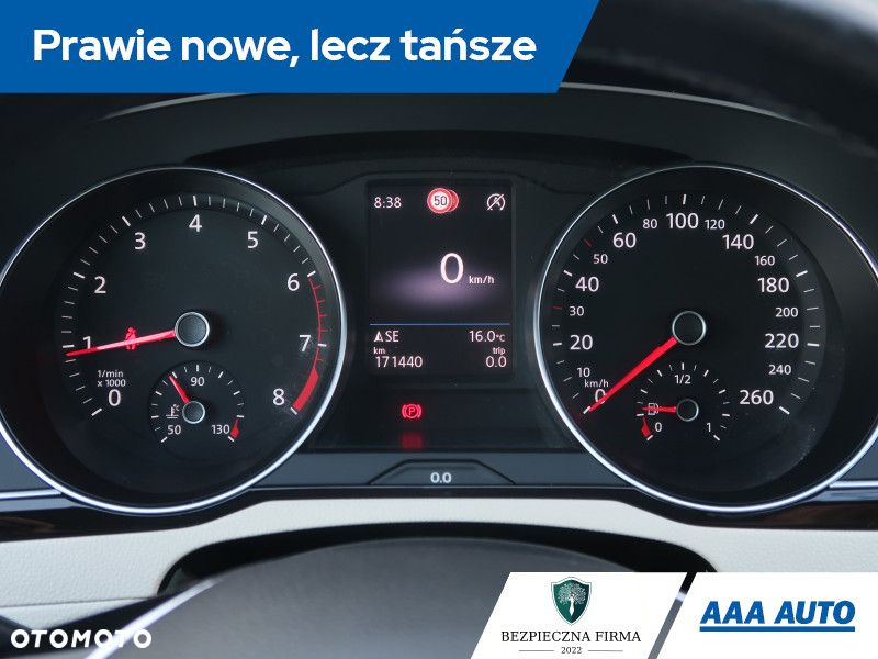 Volkswagen Passat - 12