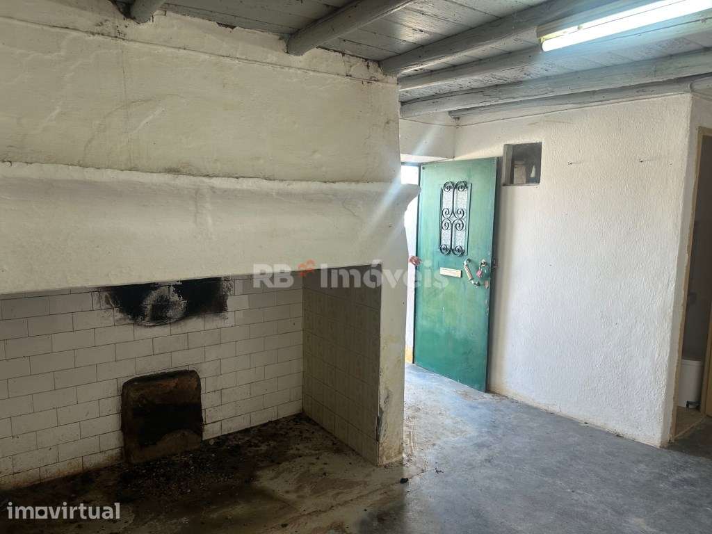 Casa de Aldeia no Centro Histórico de Monte da Pedra - Grande imagem: 3/9