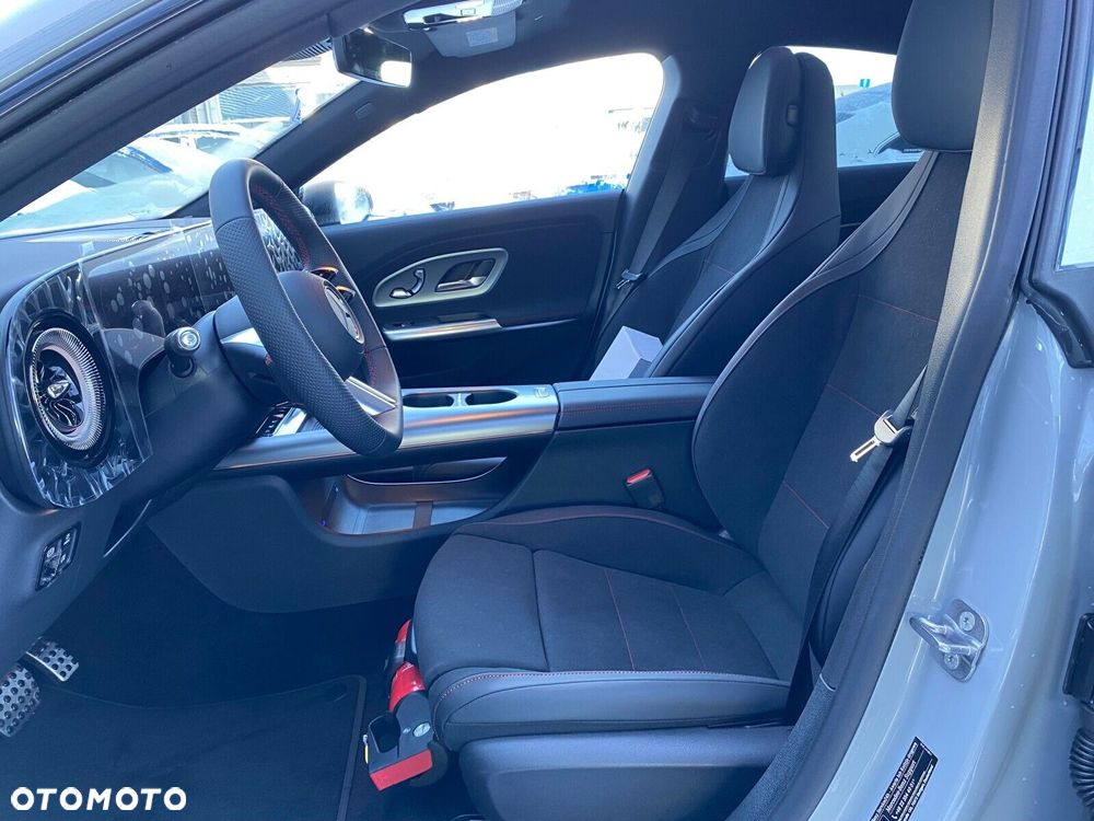 Mercedes-Benz CLA - 9