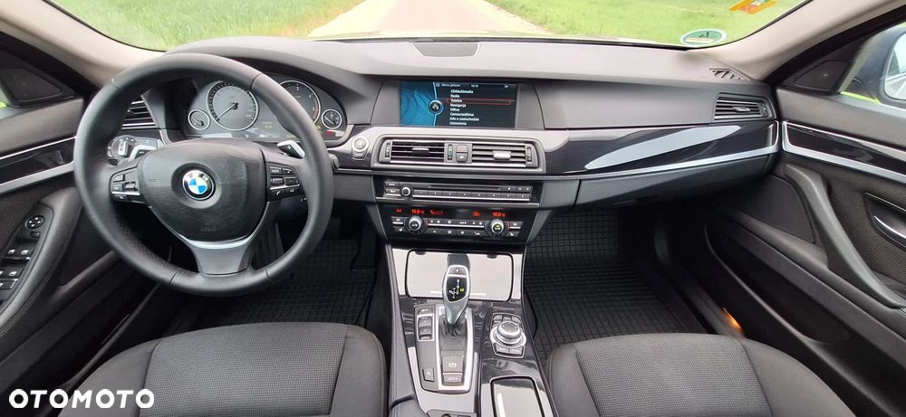 BMW Seria 5 520d Sport-Aut - 2