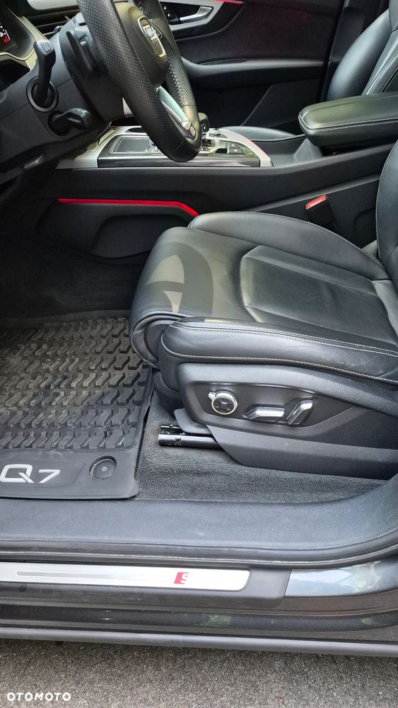 Audi Q7 50 TDI quattro tiptronic S line - 24