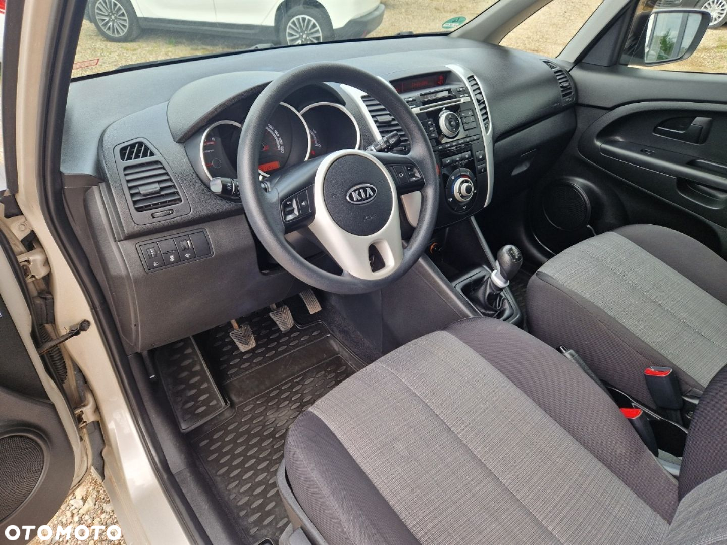 Kia Venga - 6
