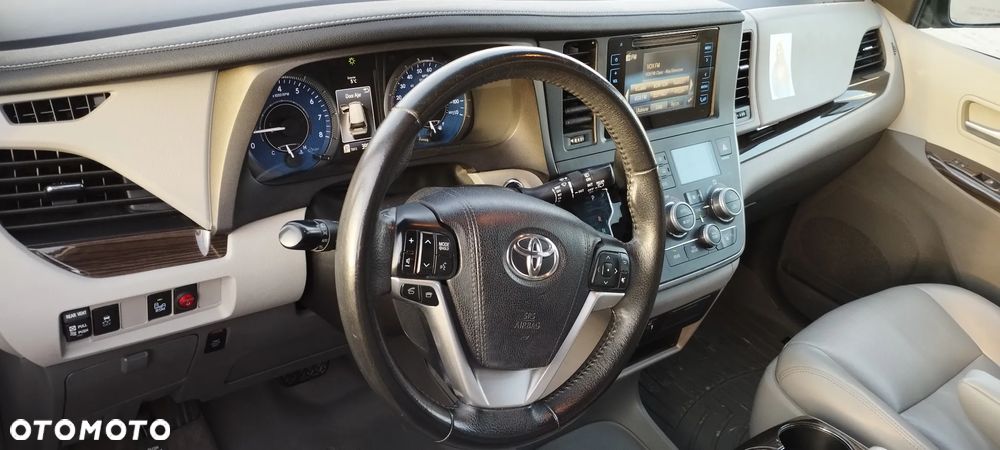 Toyota Sienna 3.5 V6 XLE AWD - 19