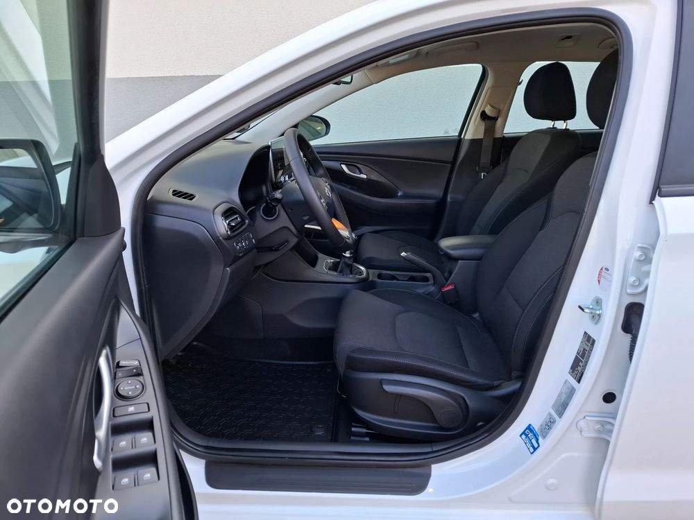 Hyundai i30 1.5 T-GDI 48V-Hybrid Advantage - 11