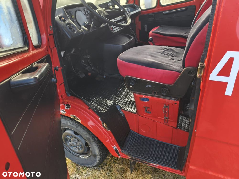 Mercedes-Benz 207 D - 7