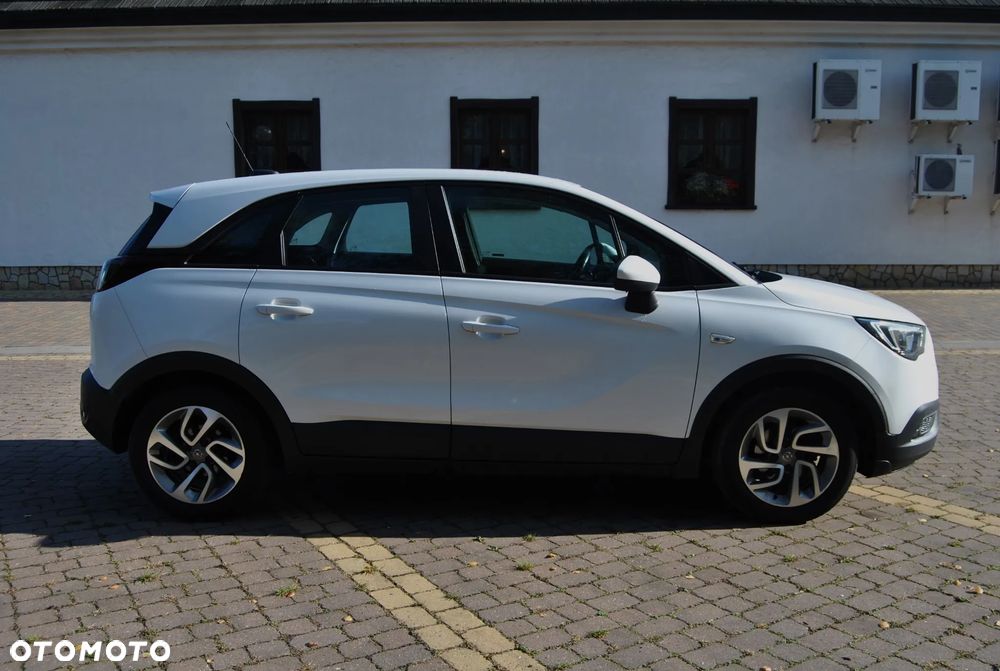Opel Crossland X 1.2 Essentia - 17