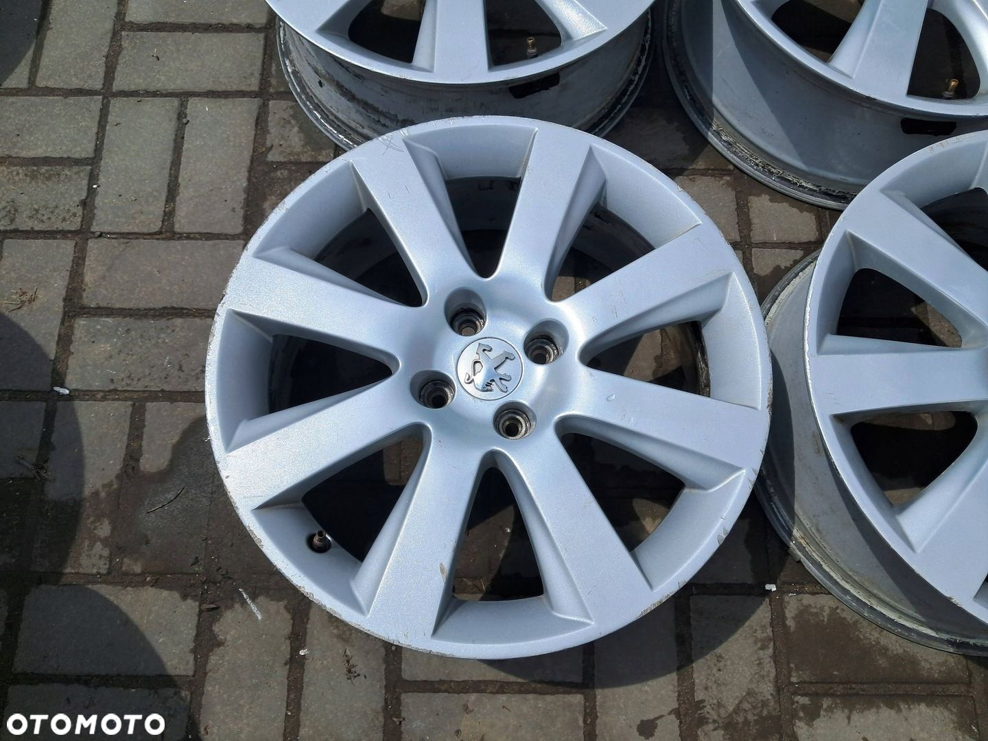 Peugeot 5008 FELGI Aluminiowe 18" 4x108 ET29 7J 9675496577 - 5