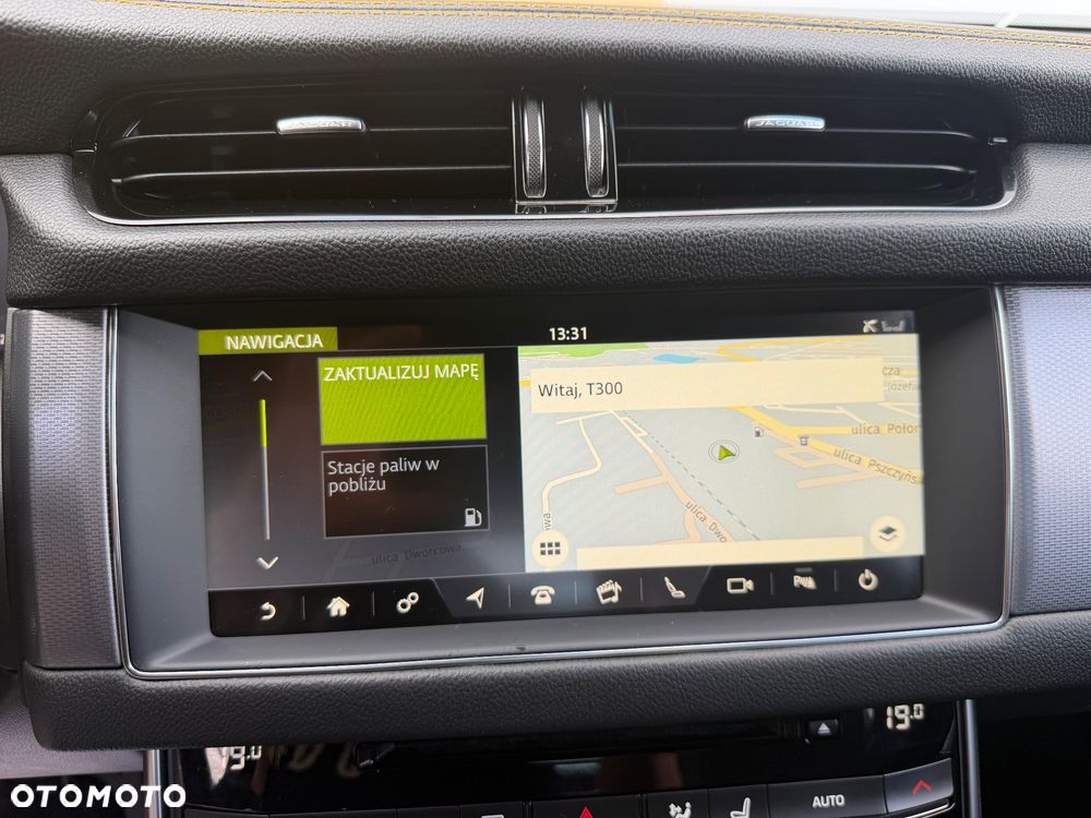Jaguar XF 30t AWD 300 Sport - 22
