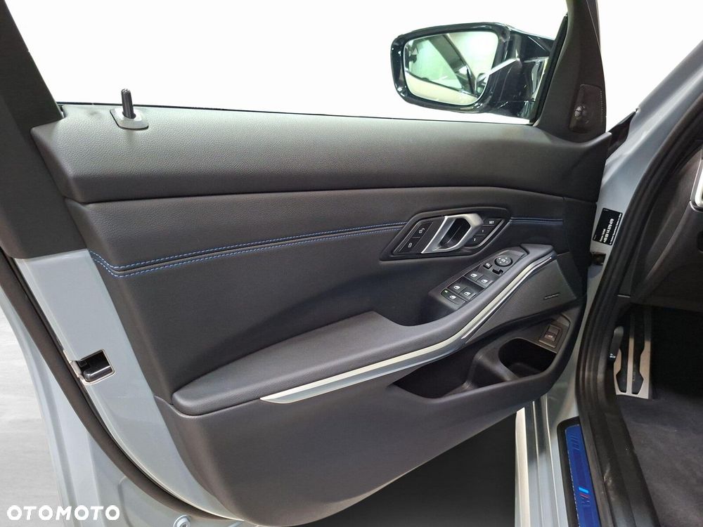 BMW Seria 3 - 12