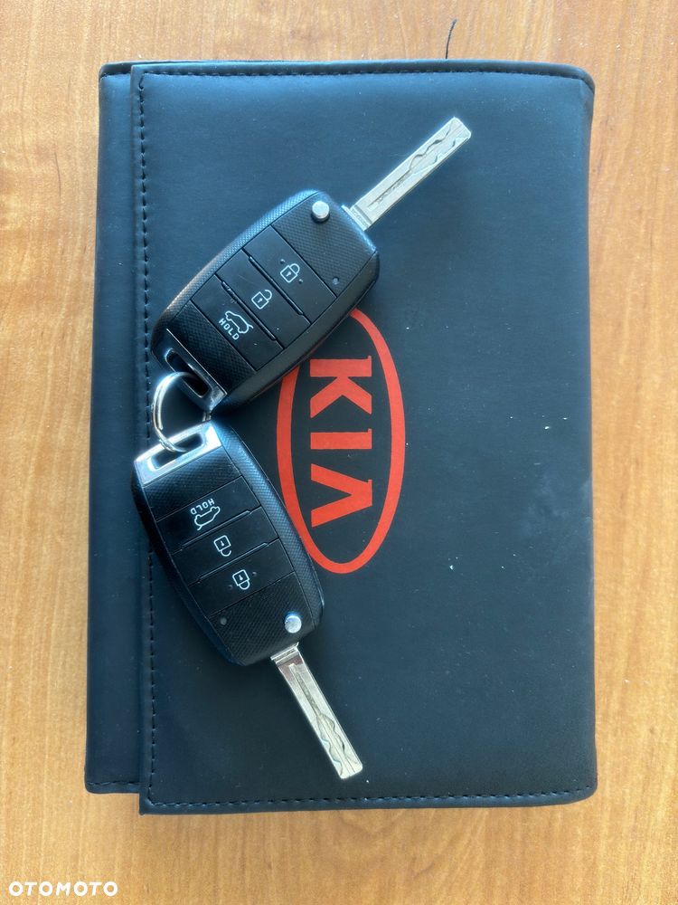 Kia Carens 1.6 GDI UEFA EURO 2016 - 14