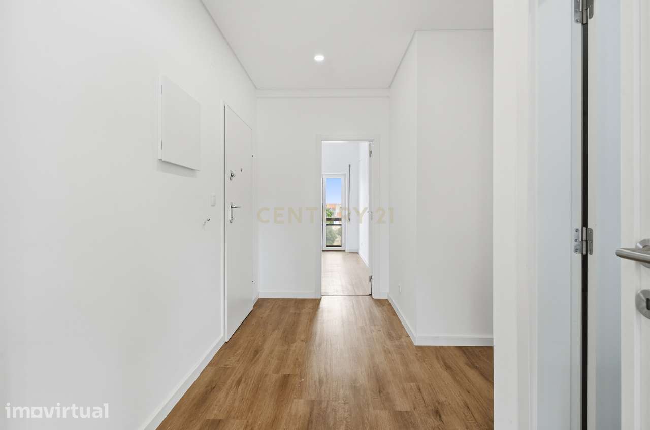 Apartamento T4 Remodelado no Centro do Barreiro - Grande imagem: 2/23