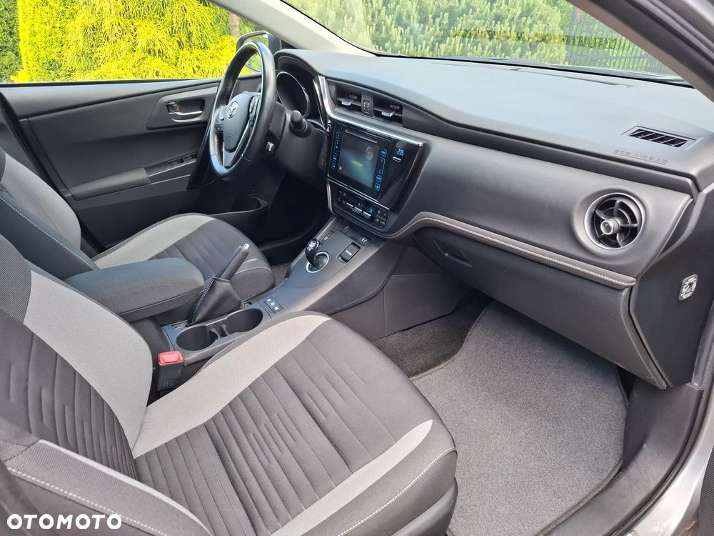 Toyota Auris - 14
