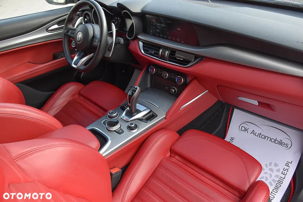 Alfa Romeo Stelvio 2.0 Turbo Veloce TI Q4 - 24