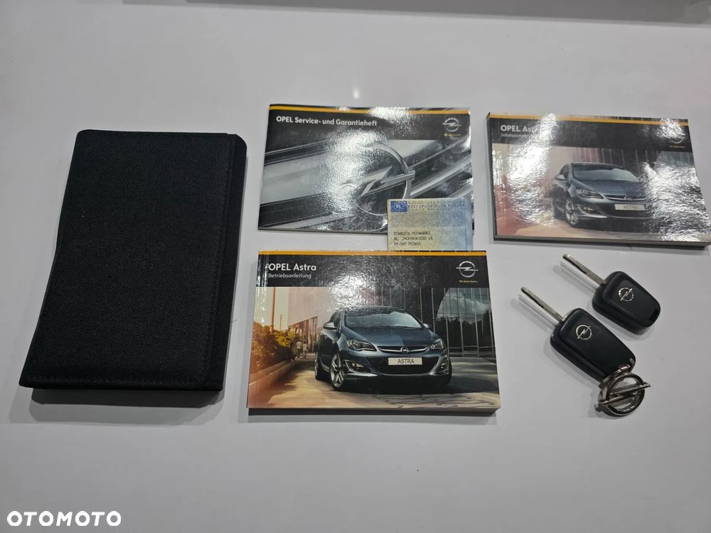 Opel Astra 2.0 CDTI Cosmo - 40