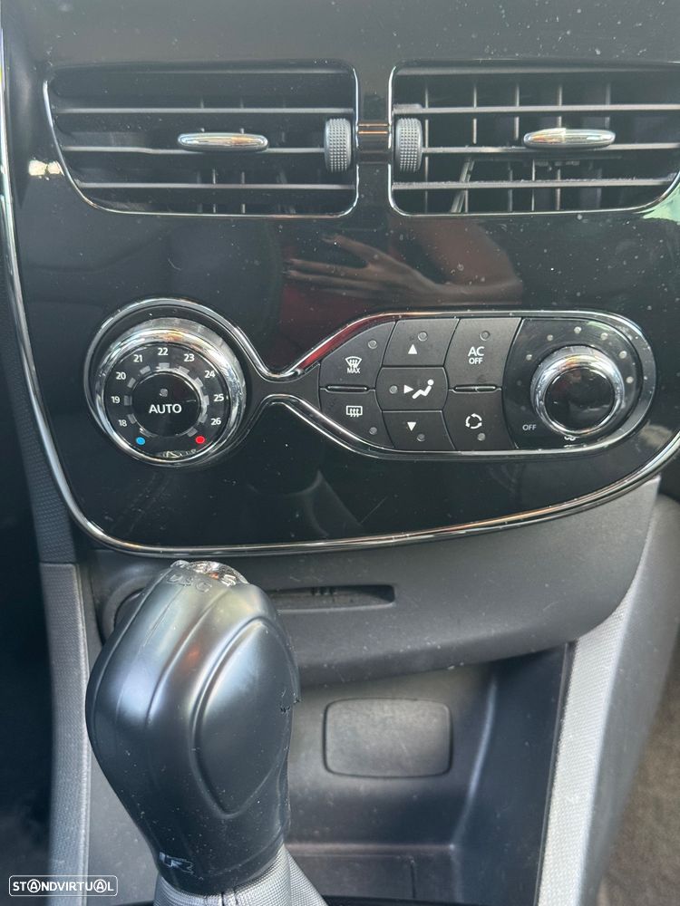 Renault Clio - 10