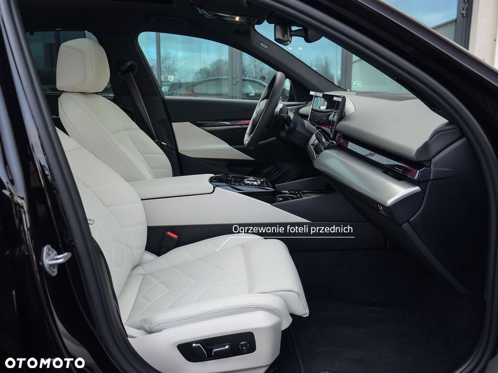 BMW Seria 5 540d xDrive mHEV - 33
