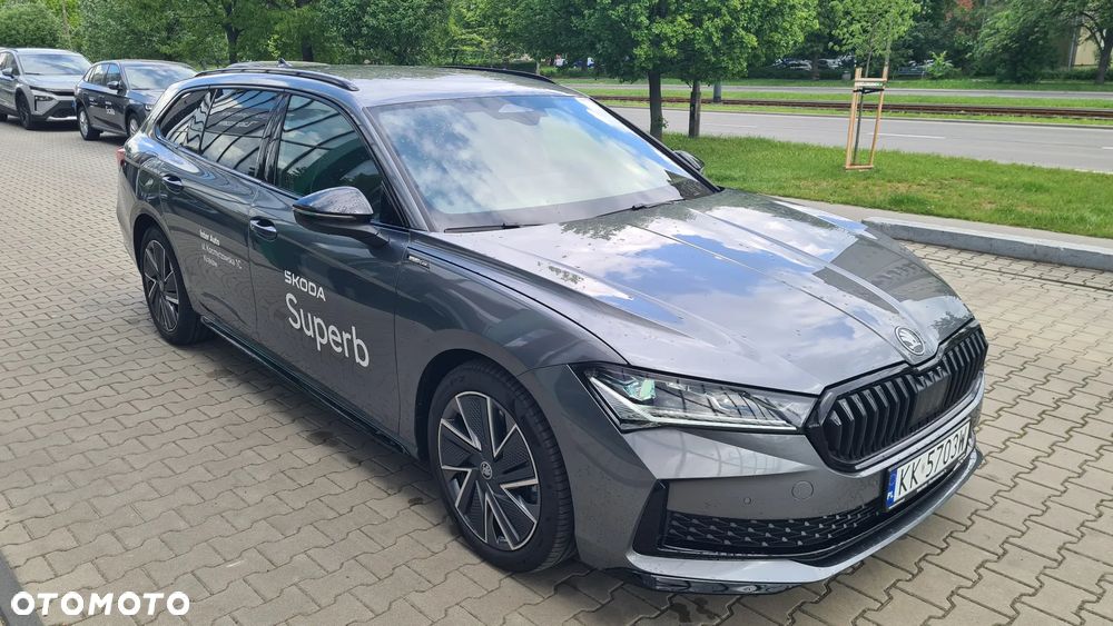 Skoda Superb 2.0 TDI SCR 4x4 Sportline DSG - 4