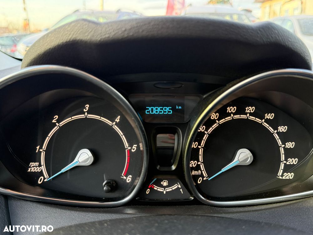 Ford Fiesta 1.5 TDCi Titanium - 10