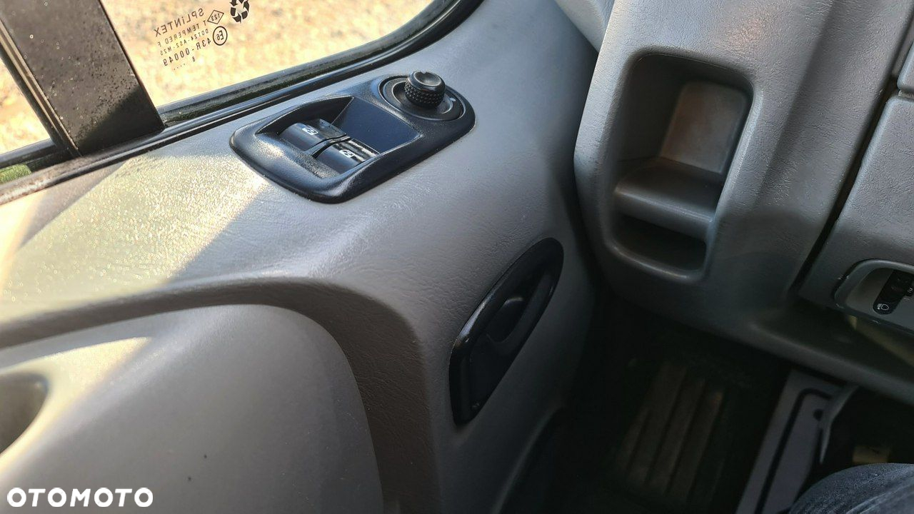 Opel Vivaro - 25