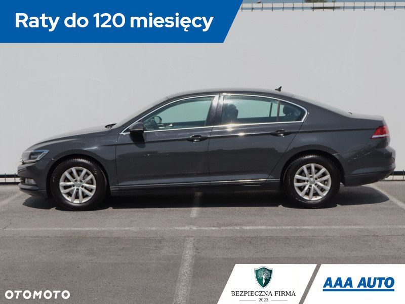 Volkswagen Passat - 4