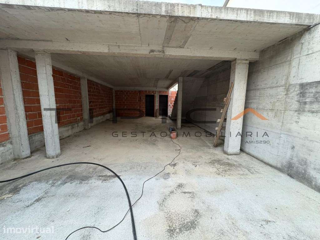 Terreno central no Bombarral para 2 moradias com projeto aprovado - Grande imagem: 4/7