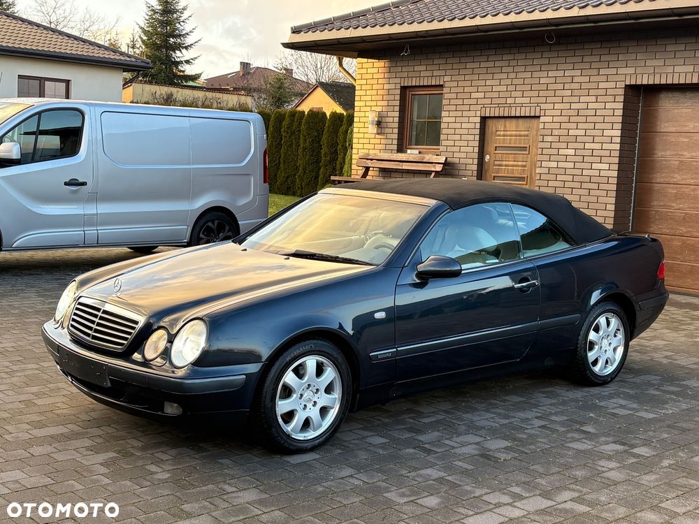 Mercedes-Benz CLK - 16