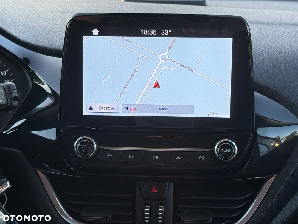 Ford Fiesta 1.1 S&S TITANIUM - 32