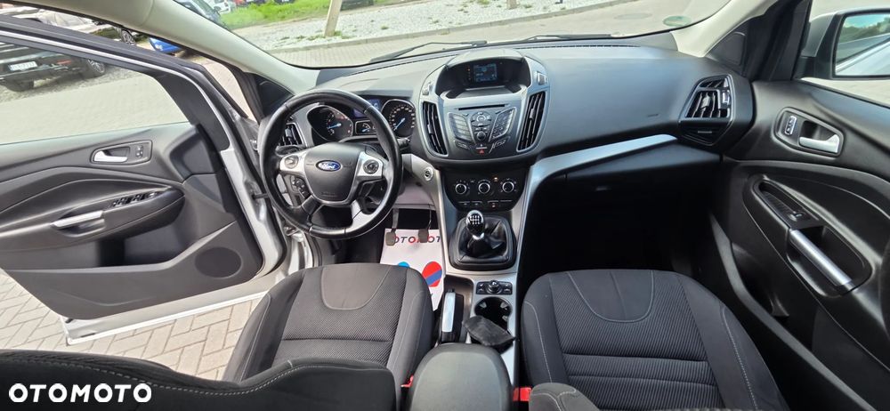 Ford Kuga 1.6 EcoBoost 2x4 Trend - 36