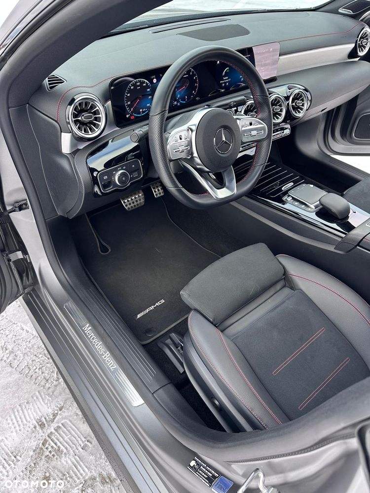 Mercedes-Benz CLA 250 4-Matic AMG Line 7G-DCT - 11