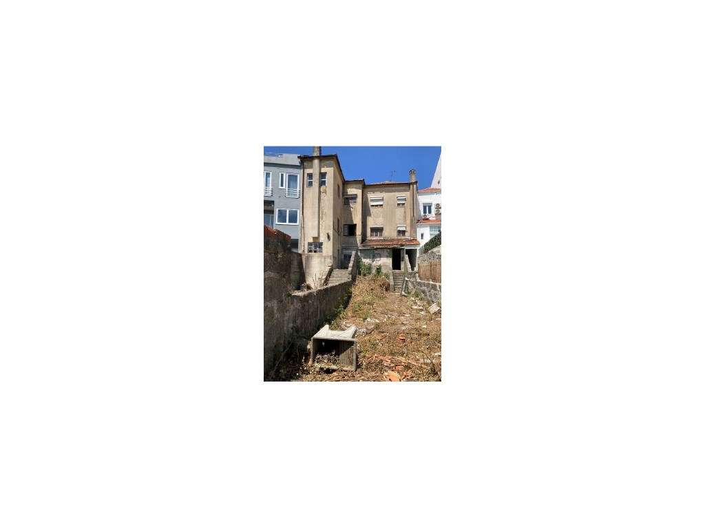 Prédio em ruína com projeto aprovado - Grande imagem: 2/6