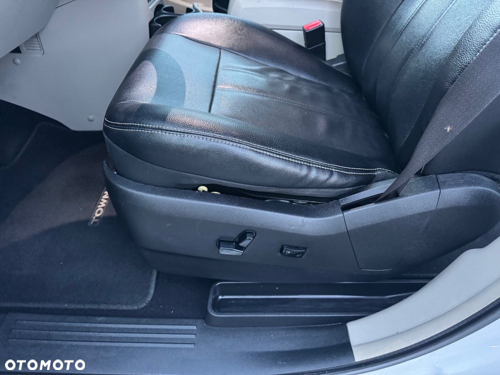 Chrysler Town & Country 3.6 Touring - 16