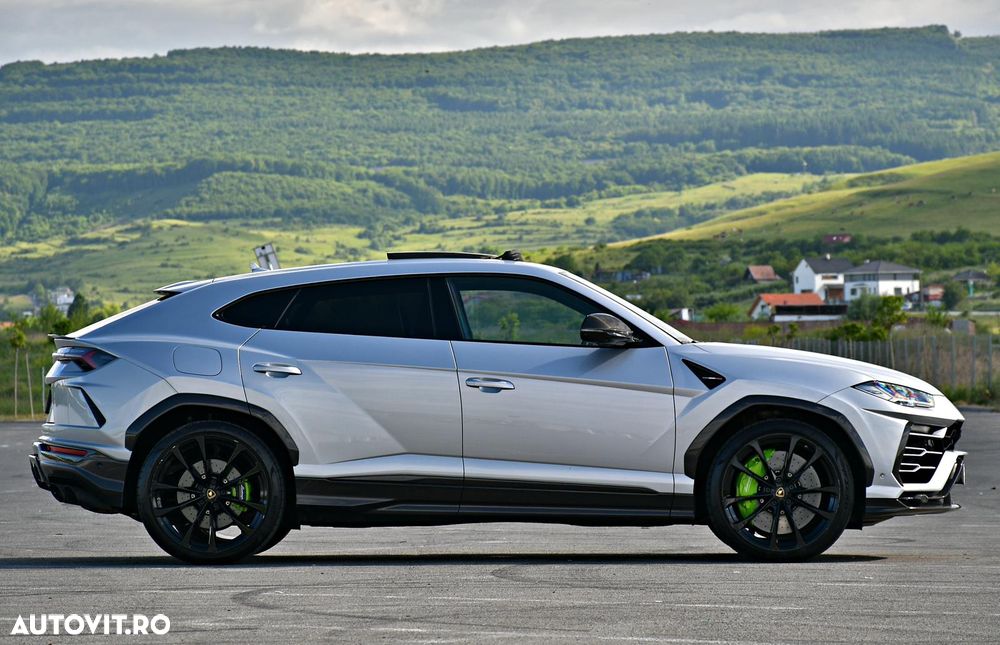 Lamborghini URUS Standard - 25