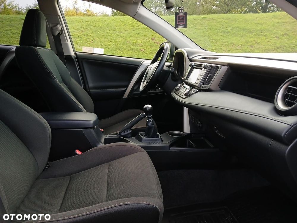 Toyota RAV4 - 16