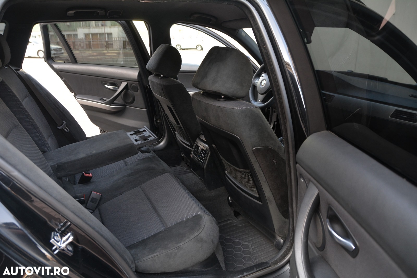 BMW Seria 3 320d DPF Touring - 19