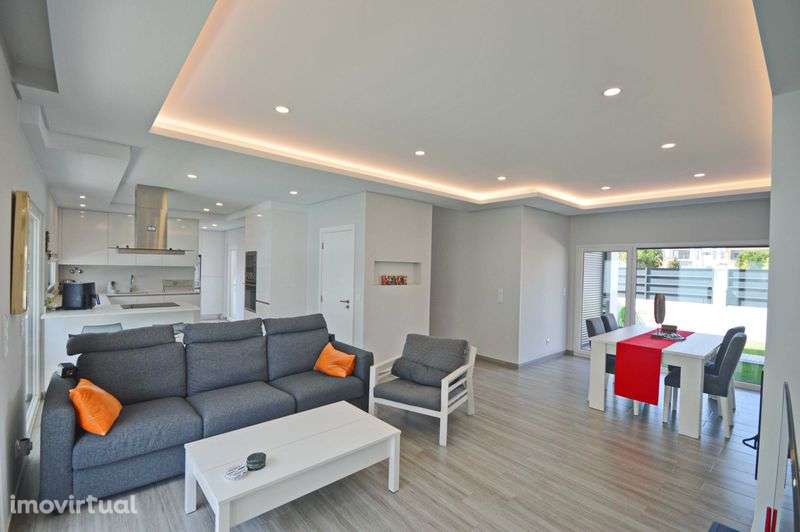 Moradia Isolada T4 com Piscina e Suita totalmente equipada com AC - Grande imagem: 2/11