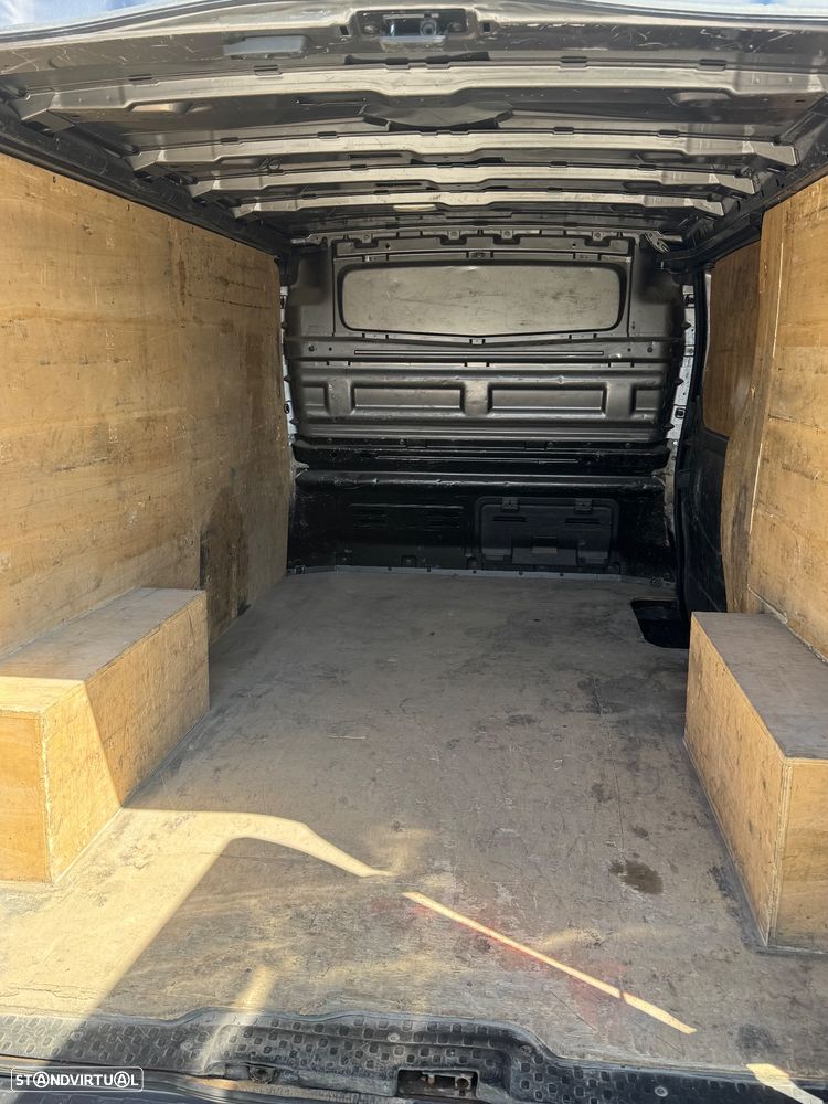 Opel Vivaro - 16
