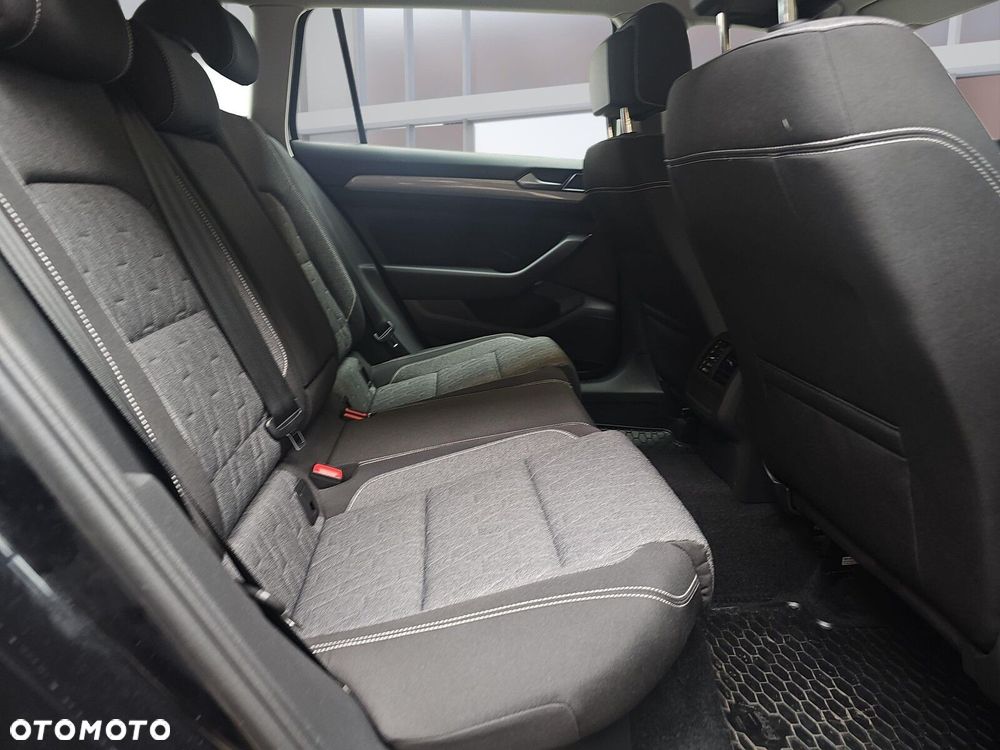 Volkswagen Passat Variant 1.5 TSI EVO Business DSG - 12