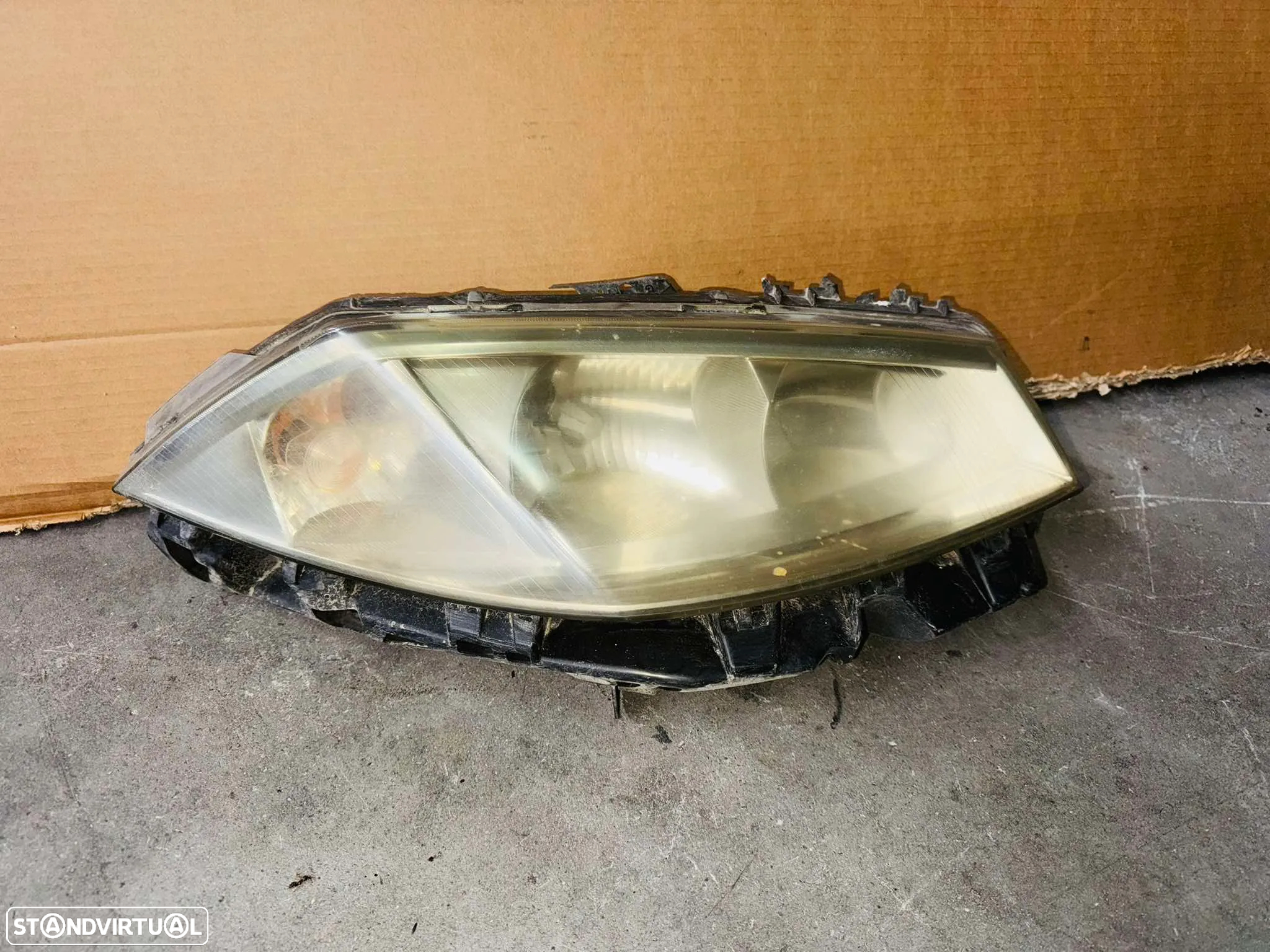 Farol Direito Renault Megane II - 2002 / 2006 - 2