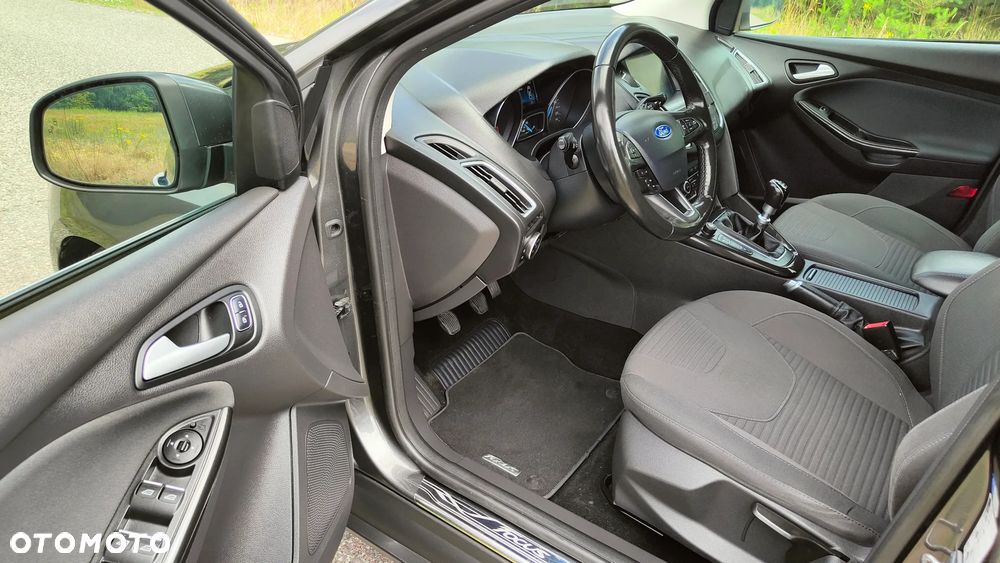 Ford Focus 1.5 TDCi DPF Start-Stopp-System Titanium - 19