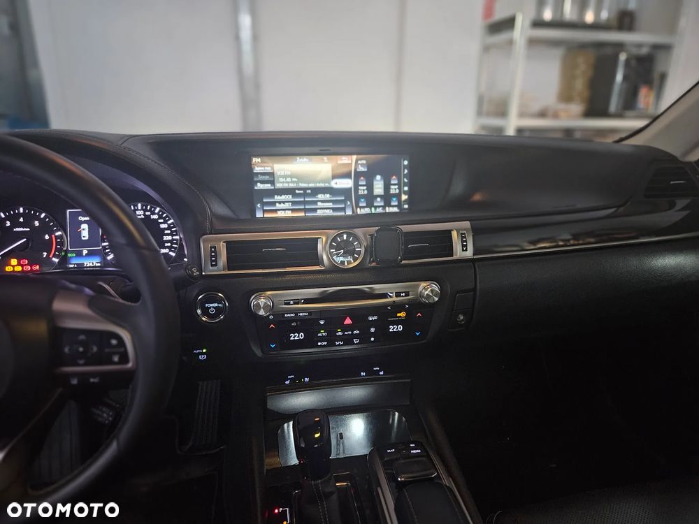 Lexus GS 300h - 7