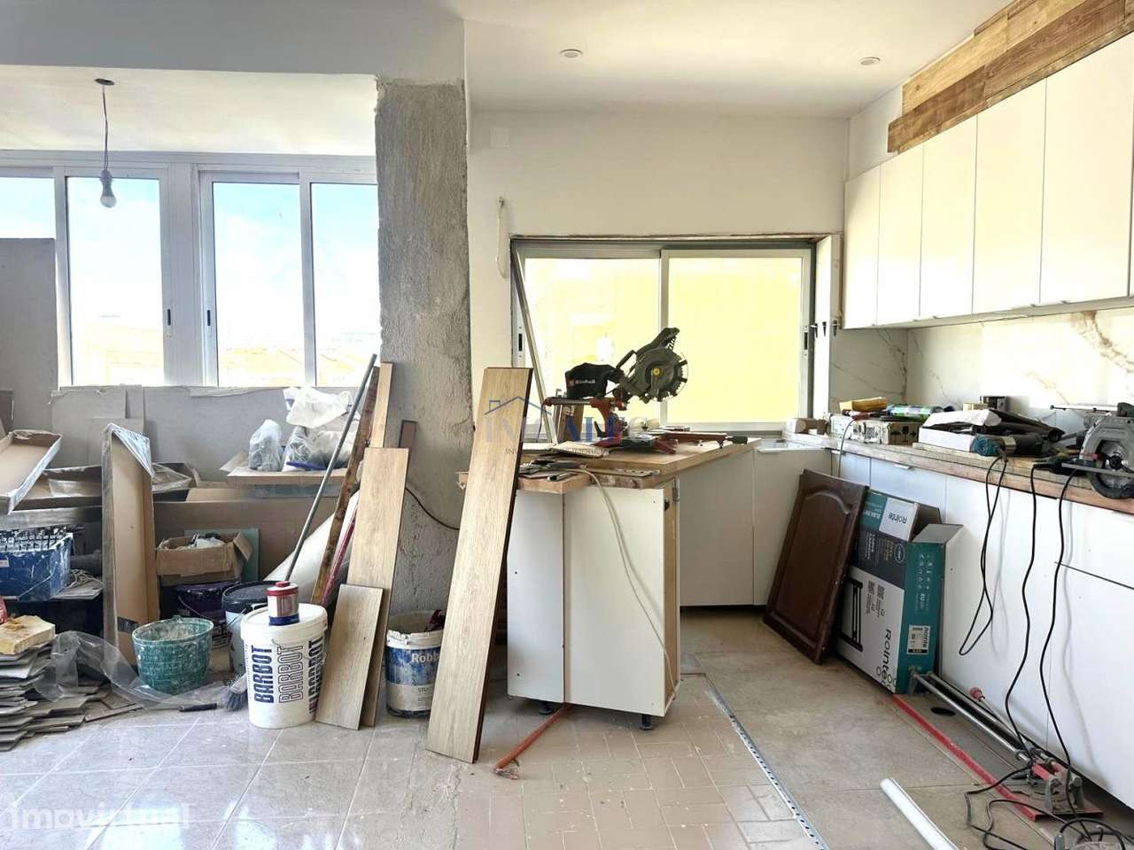 Apartamento T2 remodelado no centro do Barreiro, junto a transportes - Grande imagem: 3/21